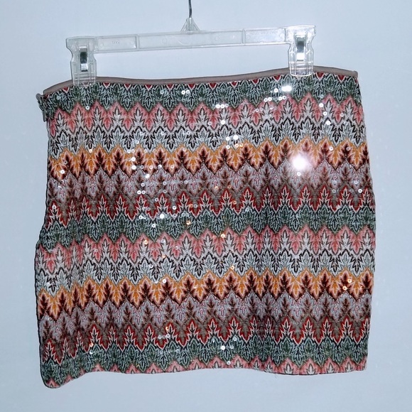 NWT EXPRESS Sz 6 S/P Geometric Sequined Mini Skirt - Picture 4 of 7